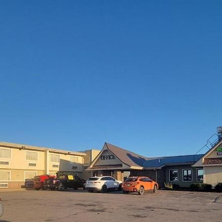 Days Inn By Wyndham West Branch Iowa City Area Exterior foto