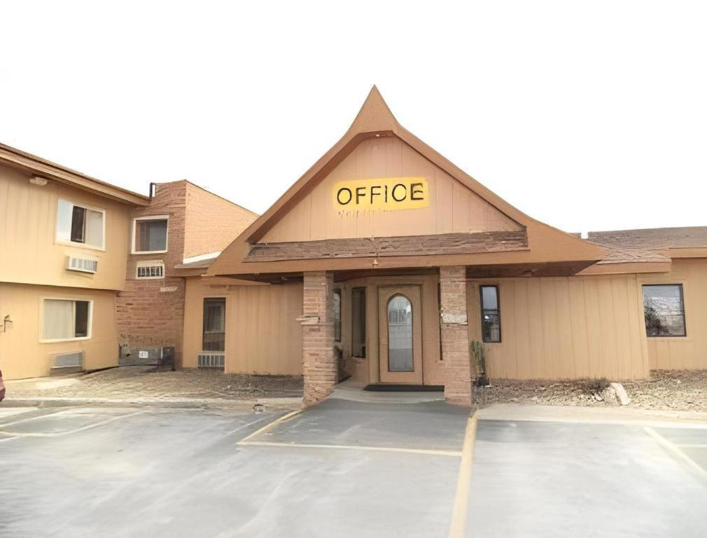 Days Inn By Wyndham West Branch Iowa City Area Exterior foto
