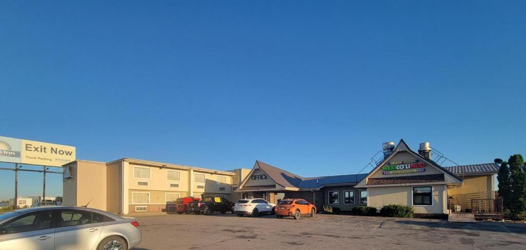 Days Inn By Wyndham West Branch Iowa City Area Exterior foto