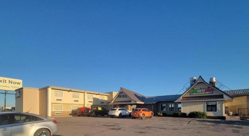 Days Inn By Wyndham West Branch Iowa City Area Exterior foto