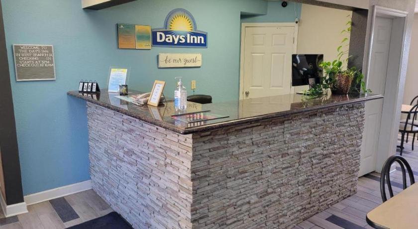 Days Inn By Wyndham West Branch Iowa City Area Exterior foto
