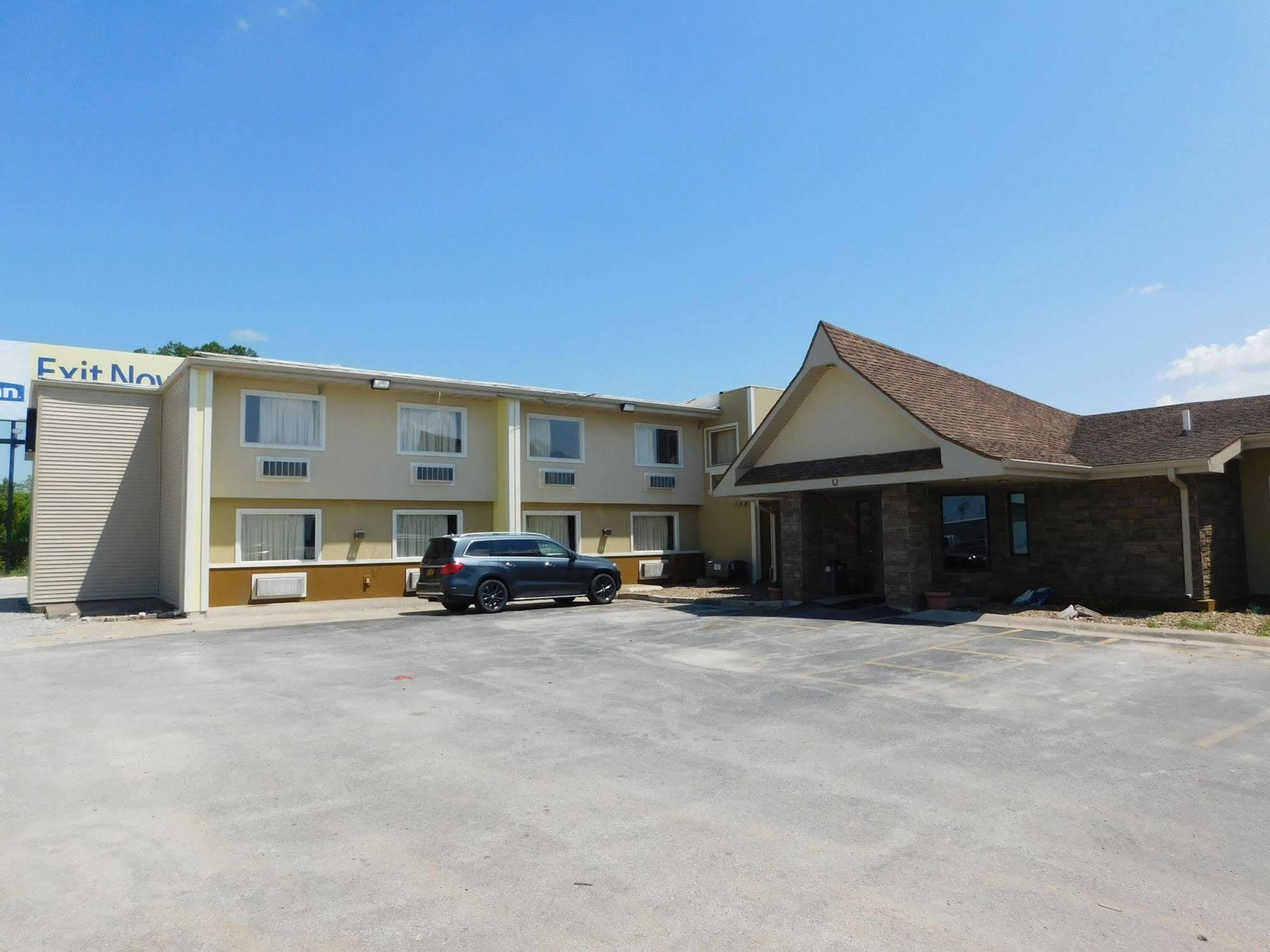 Days Inn By Wyndham West Branch Iowa City Area Exterior foto