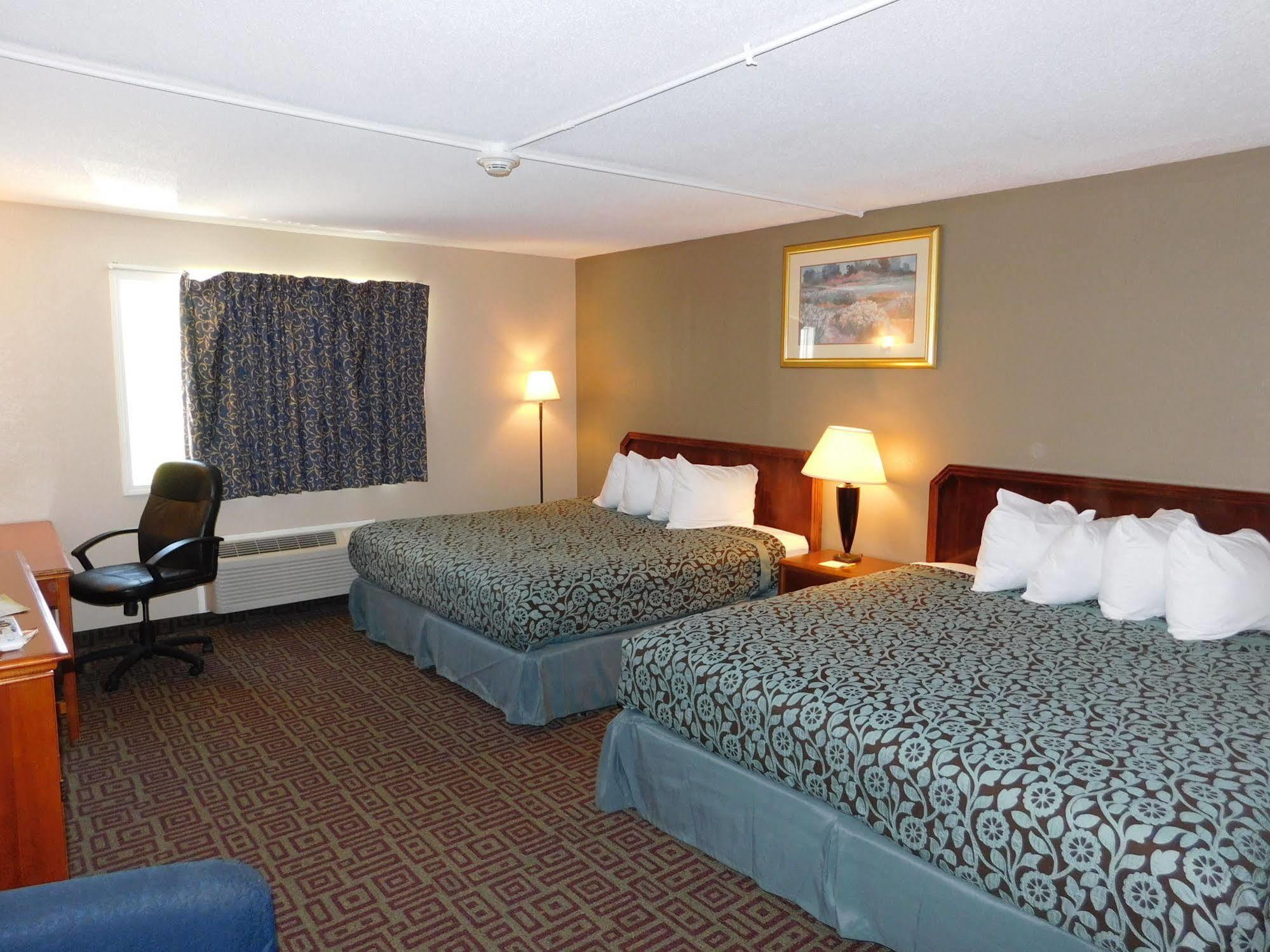 Days Inn By Wyndham West Branch Iowa City Area Exterior foto